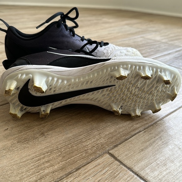 Nike Hyperdiamond Cleats - Picture 3 of 6